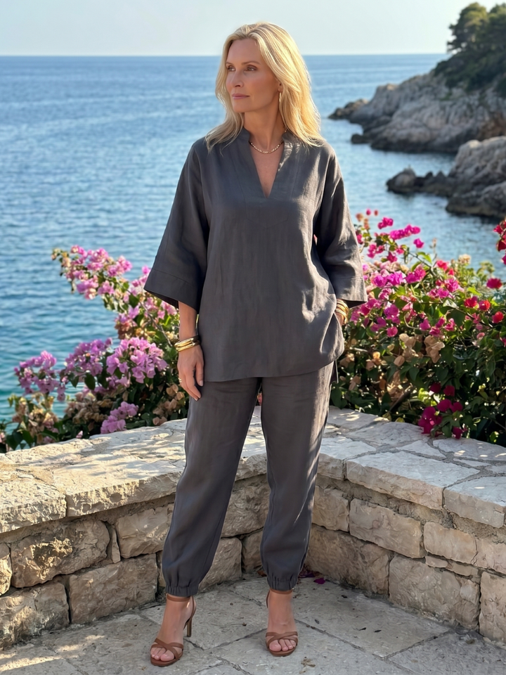 Versatile women's V-neck tunic & gathered trouser set. Perfect for loungewear or casual summer outings.