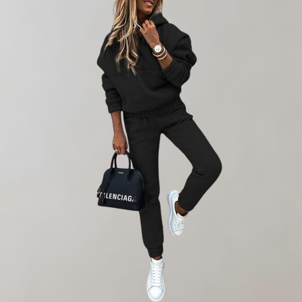 Women's retro hooded tracksuit, two-piece set for sporty fashion and ultimate comfort.