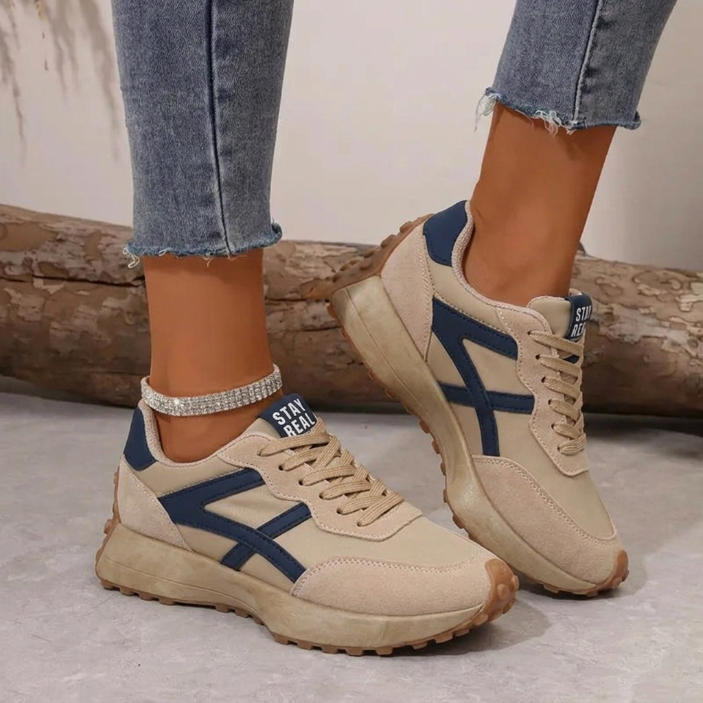 Fashionable women's retro sneakers. Lace-up design, cushioned comfort for versatile casual and everyday styling.