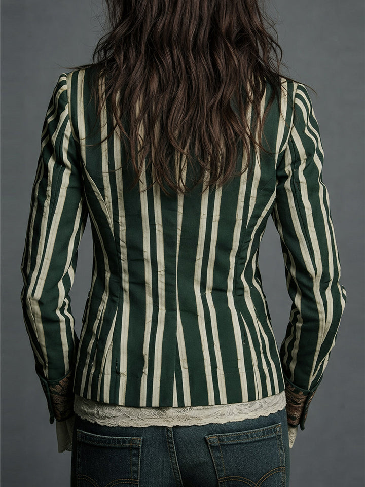 Sophisticated women's striped jacket, an elegant retro blazer ideal for bohemian chic outerwear.