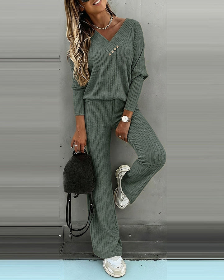 Women's casual knitwear: two-piece set with ribbed texture