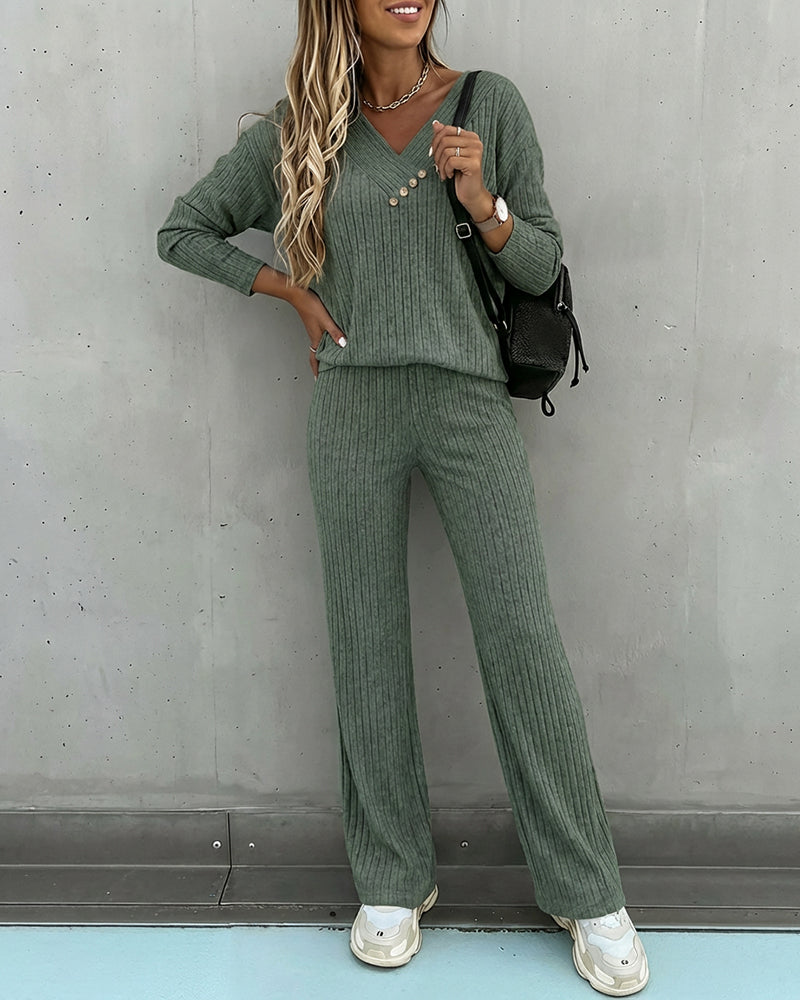 Women's two-piece suit set for a relaxed yet stylish look