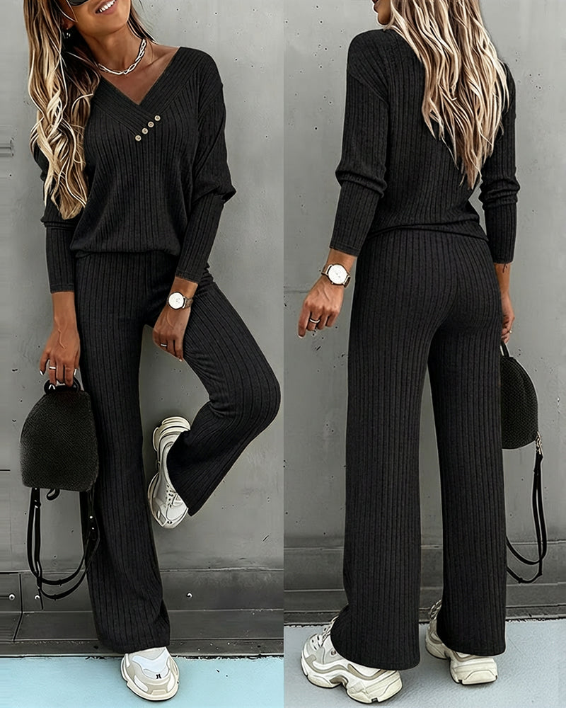 Stylish women's knit set with v-neck and matching pants