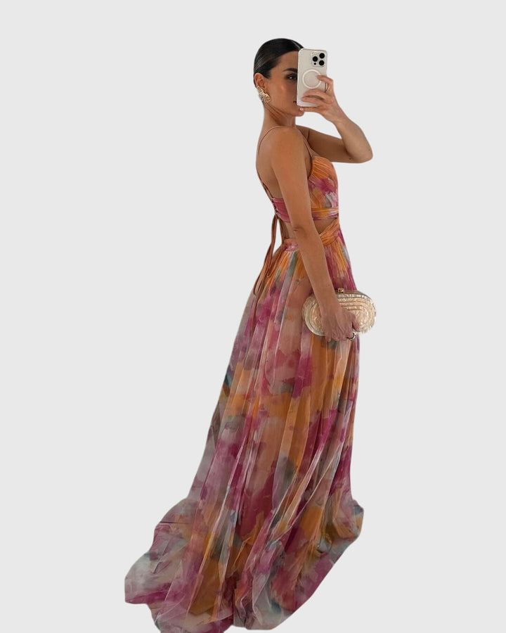Casual women's maxi dress, flowy and ruched, ideal for summer days and everyday comfort.