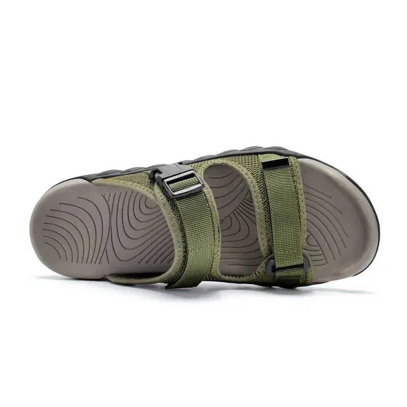 Sporty women's sandals, adjustable straps & secure buckle, rugged outsole for active outdoor use.