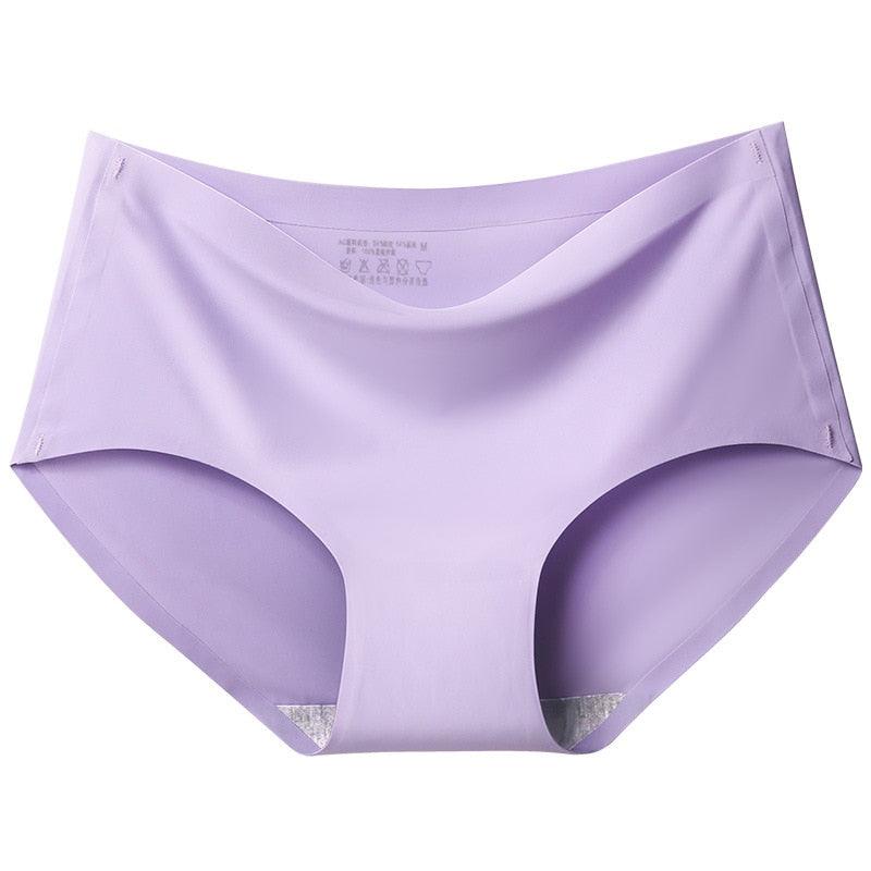Comfortable women's seamless underwear, ideal for a smooth silhouette and invisible fit.