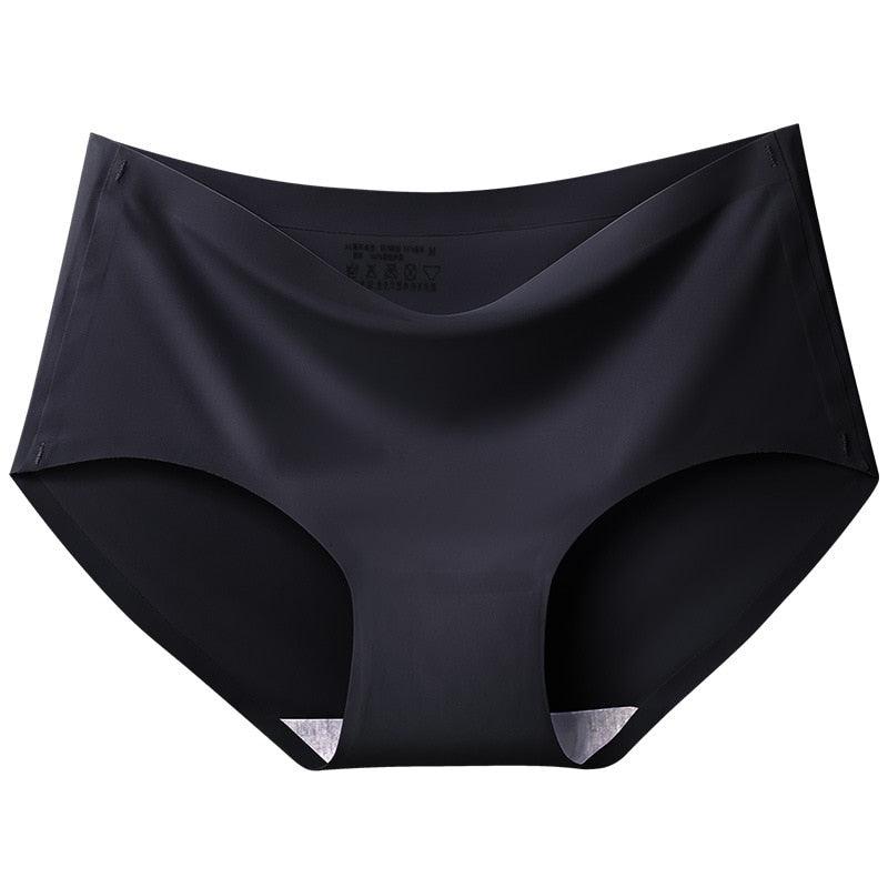 High-waisted seamless women's panty in a soft fabric, ensuring all-day comfort and invisibility.