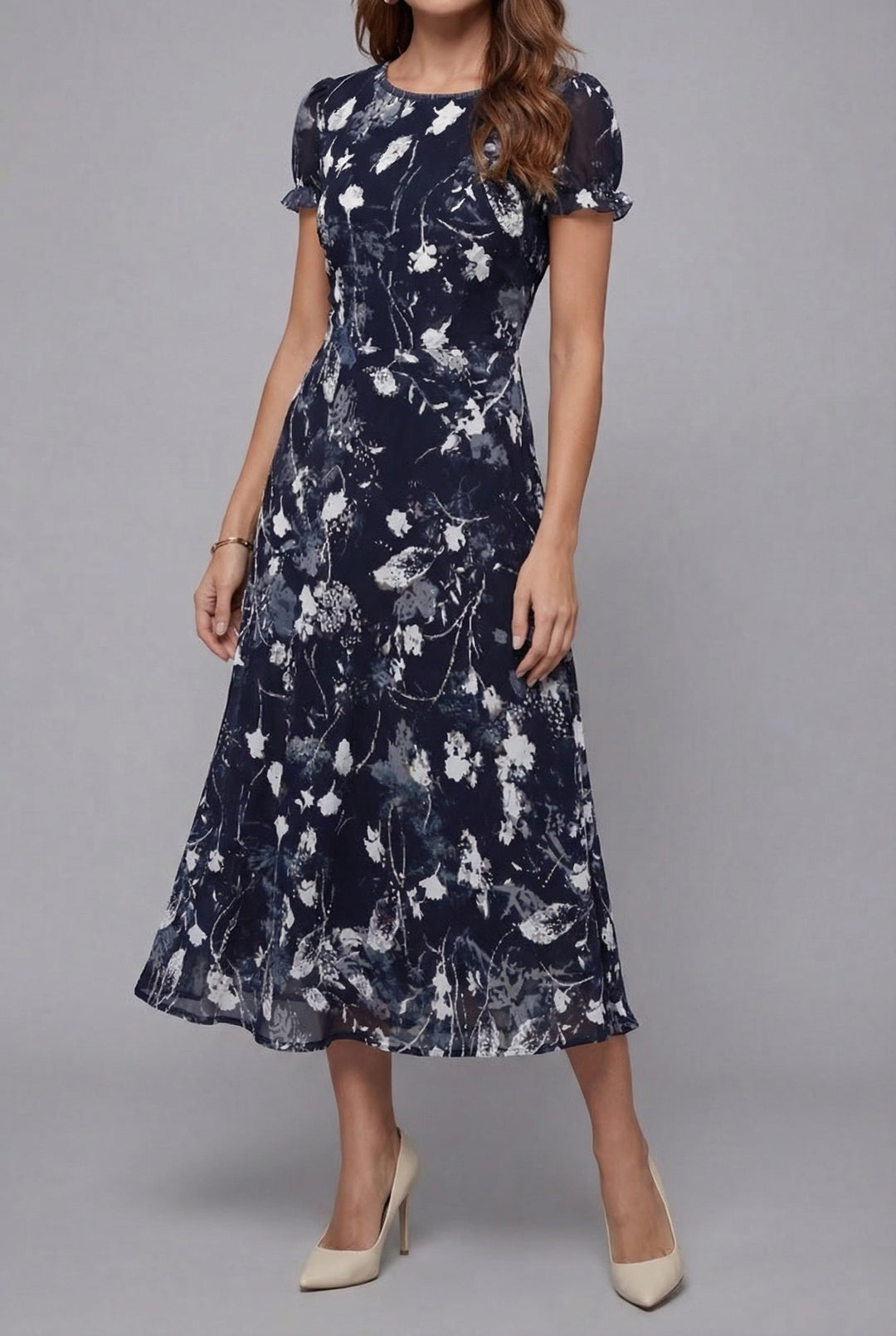 A comfortable and stylish short sleeve floral midi dress for women.