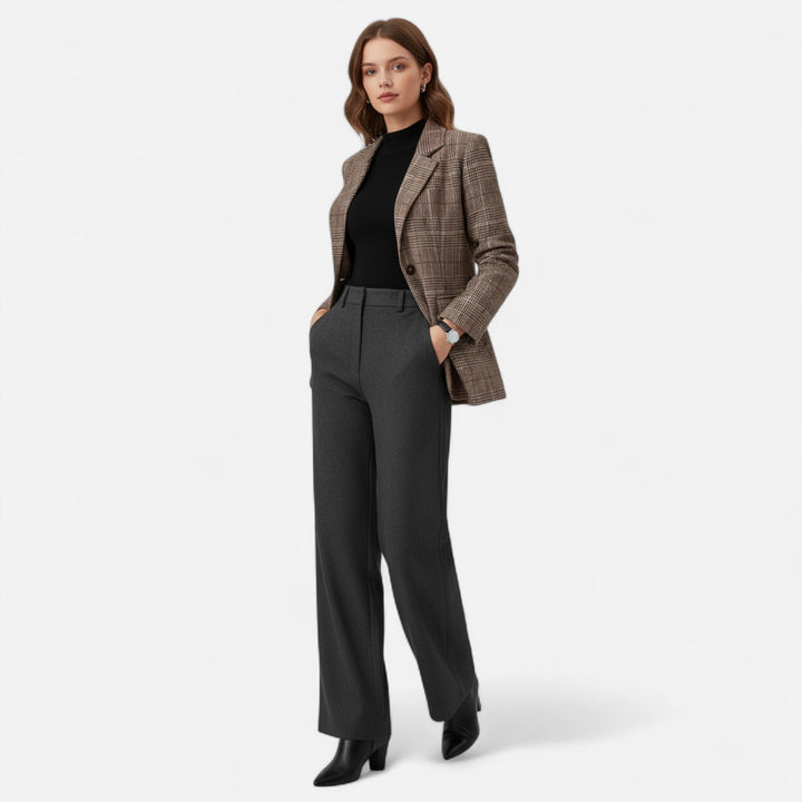 Classic heritage style women's plaid blazer, sophisticated and versatile for any occasion.