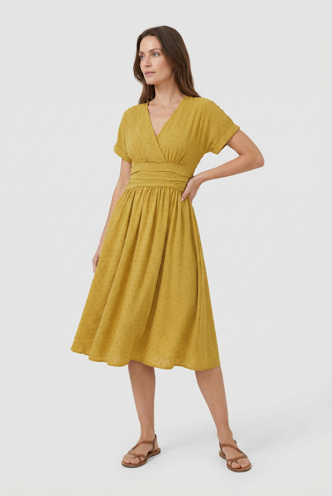 Versatile women's midi dress, perfect for casual or party wear