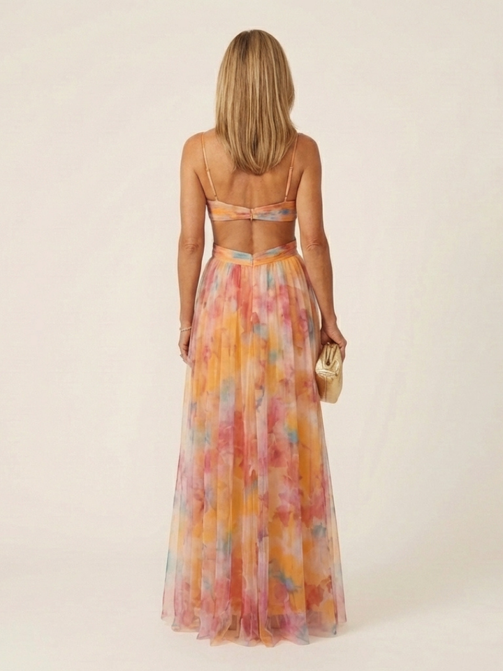 Elegant women's pleated maxi dress, sleeveless with a V-neck, offering a comfortable and flowing fit.