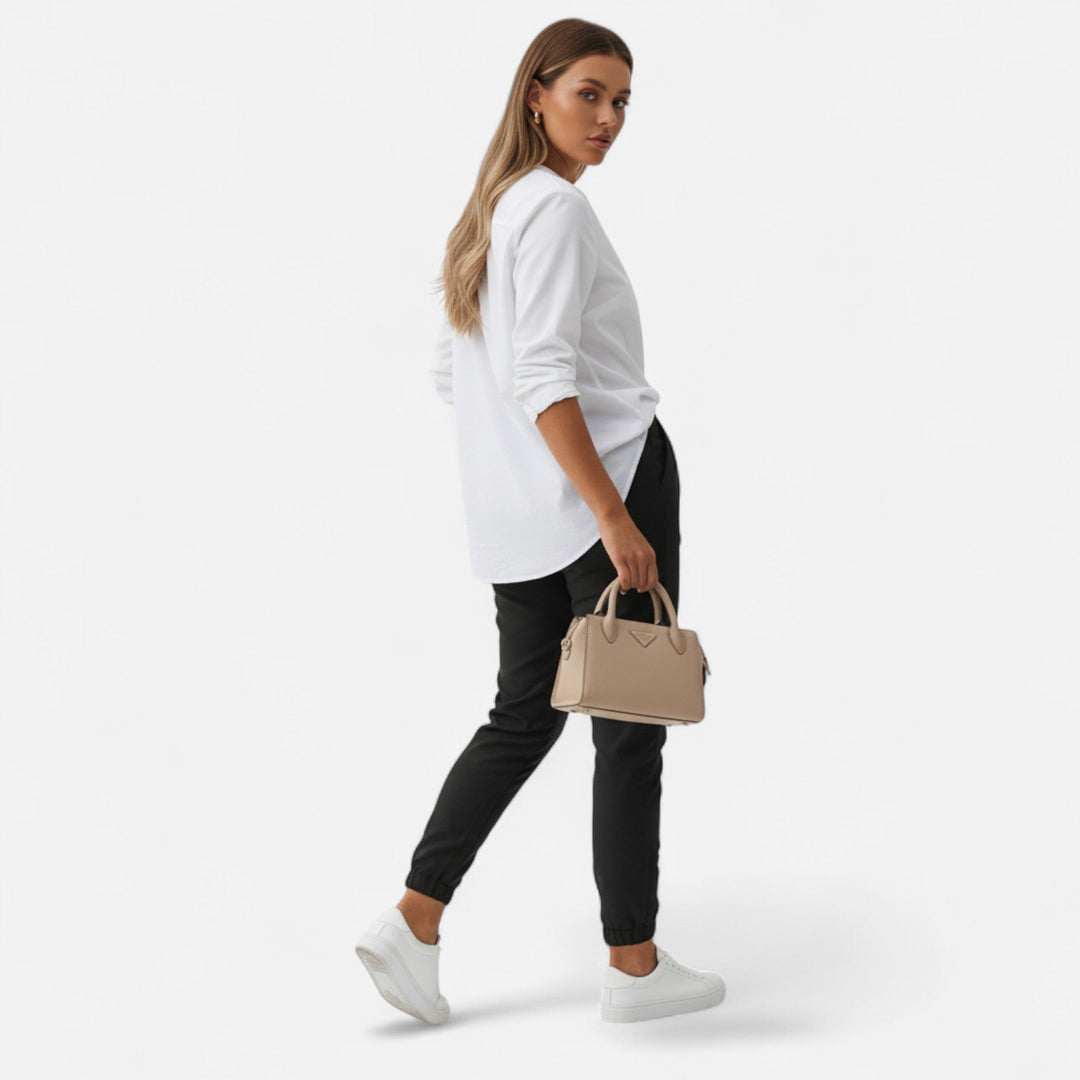 Elegant women's trousers with a flattering slim fit and high-waist design