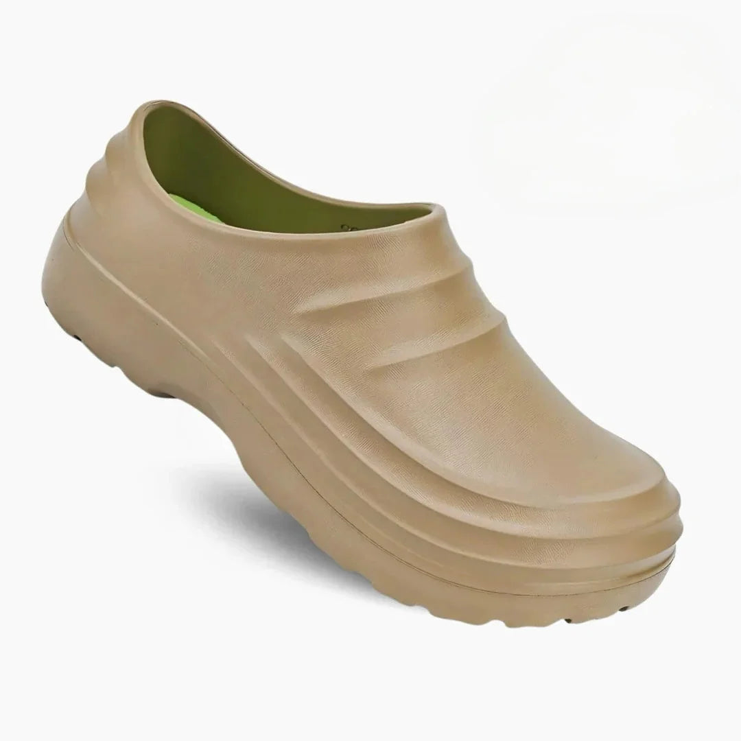 Cushioned women's slip-on sandals with open toe, ideal for comfortable summer walking and beach trips.