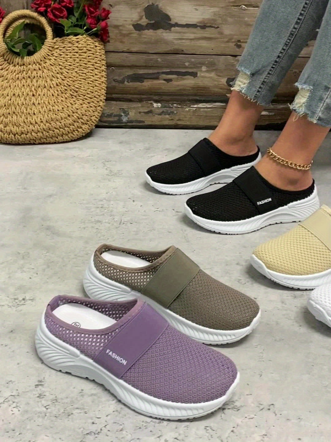 Women's breathable slip-on casual shoes, ideal for comfortable summer everyday wear.