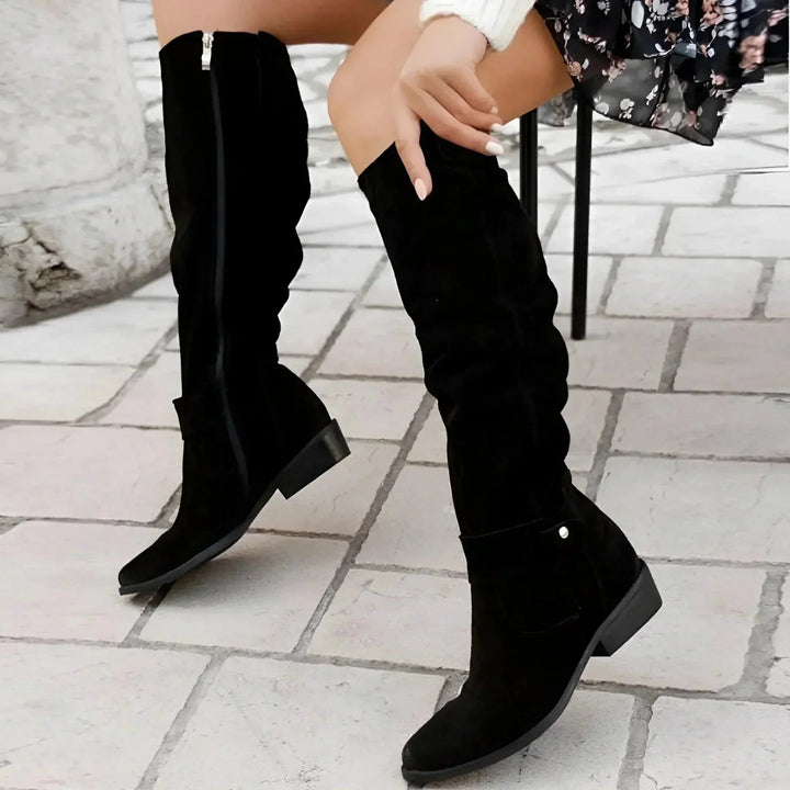 Comfortable and chic women's slouchy knee-high boots, pointed toe, side zipper, ideal for stylish winter outfits.