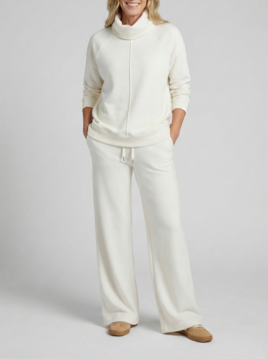 Soft women's two-piece set, an elegant and comfortable choice for versatile everyday fashion.