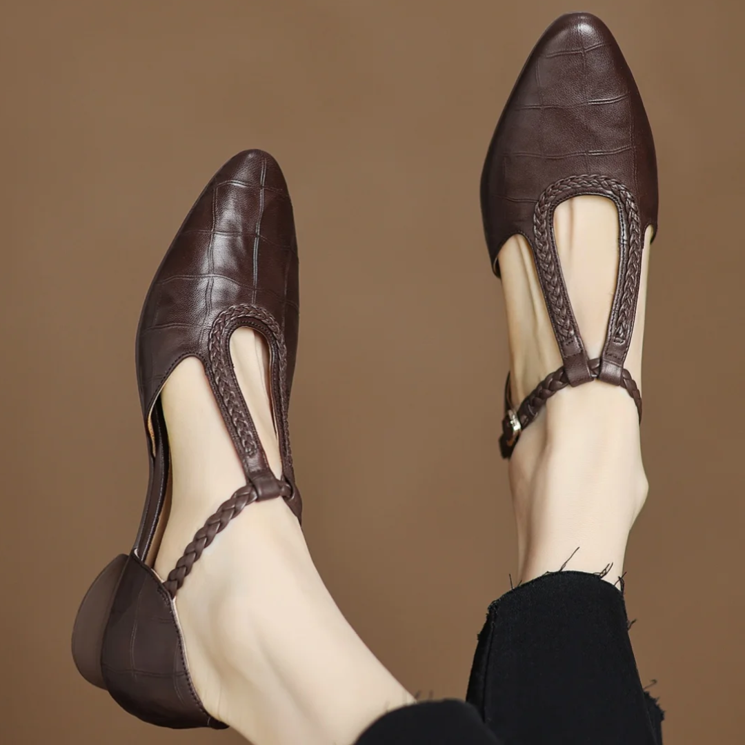 Women's soft leather Mary Janes shoes, designed for everyday comfort with a low heel.