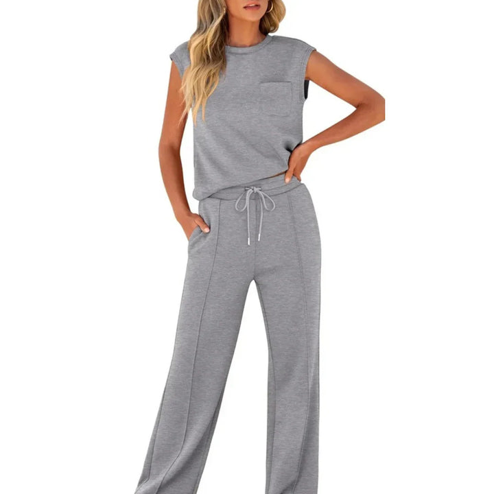 Women's casual two-piece summer outfit in a soft, light fabric, designed for comfort and relaxed everyday wear.