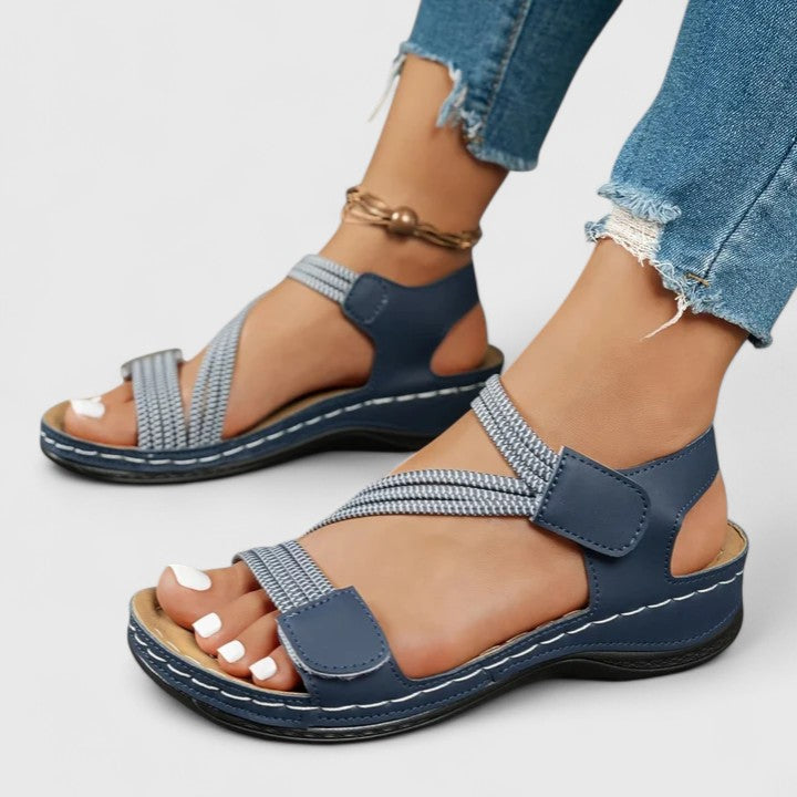 Comfortable & sophisticated women's sandals with arch support.