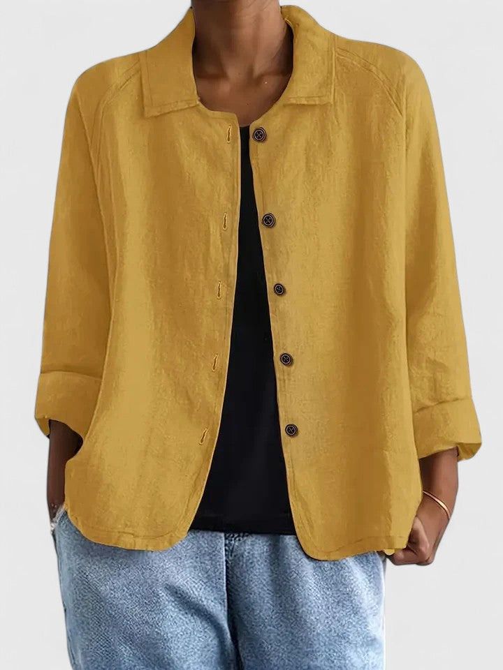 Everyday women's top, a sophisticated and comfortable long sleeve for versatile and chic outfits.