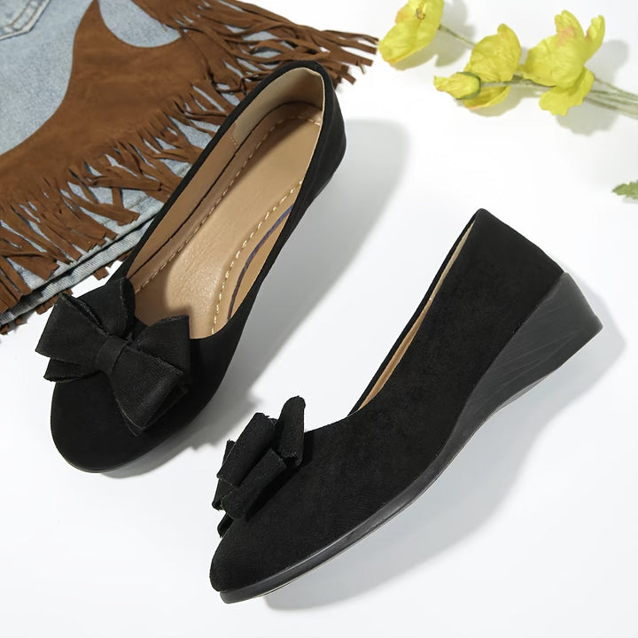 Elegant women's footwear for chic walking, providing ultimate comfort and sophisticated support.
