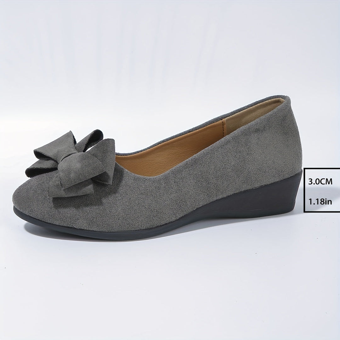 Modern women's walking flats, delivering elegant comfort & essential foot support for ladies fashion.