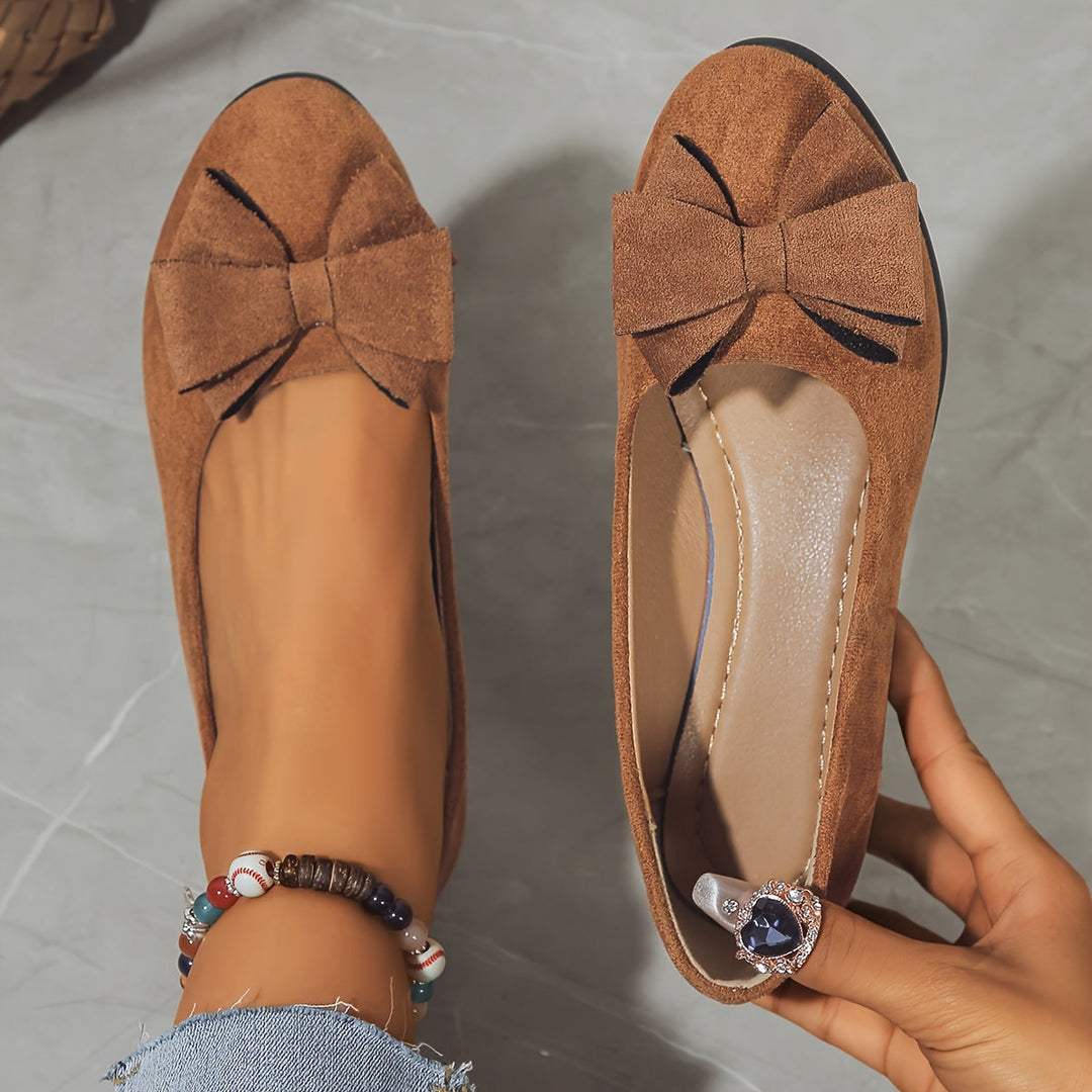 Elegant women's shoes for daily walking, providing sophisticated comfort & reliable foot support.