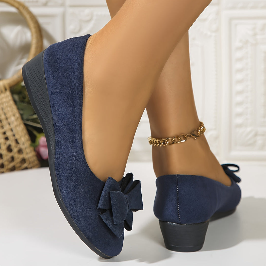 Comfortable women's sophisticated shoes, ideal for walking, featuring foot support & ladies' fashion.