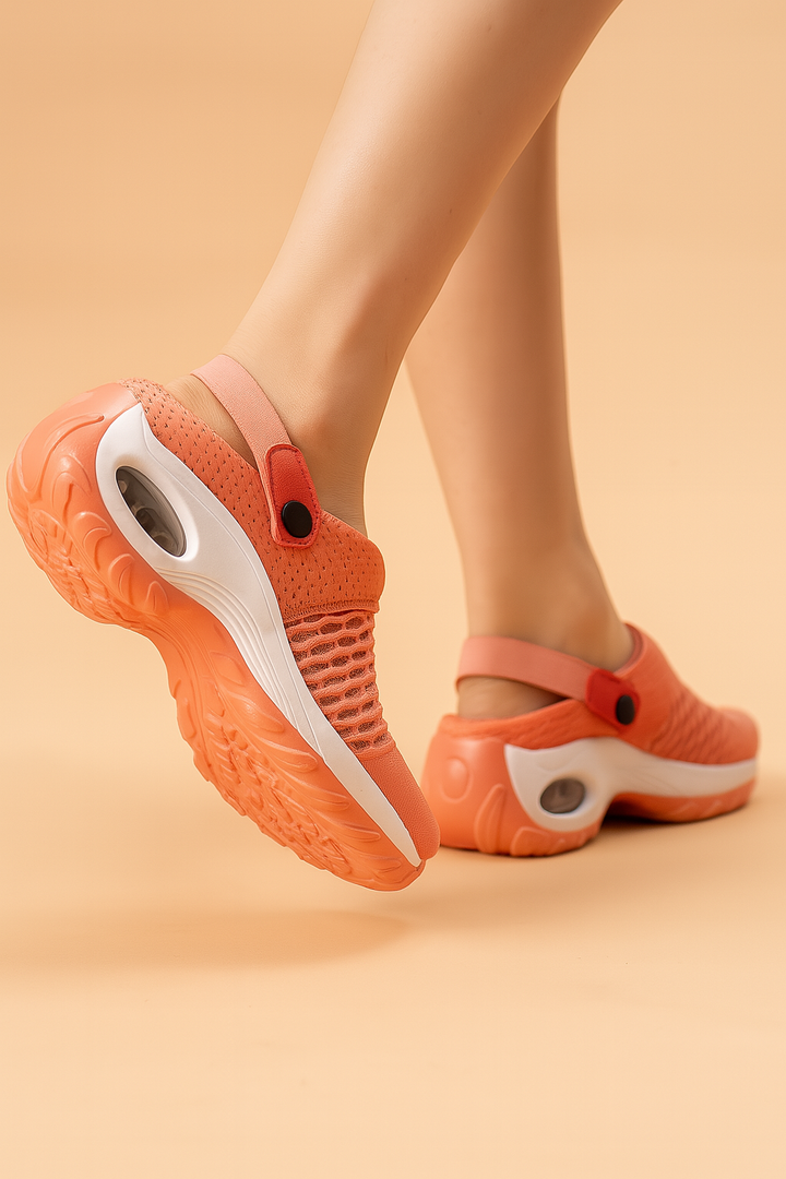 Pair of women's sporty clogs in red, ideal for summer and casual outings