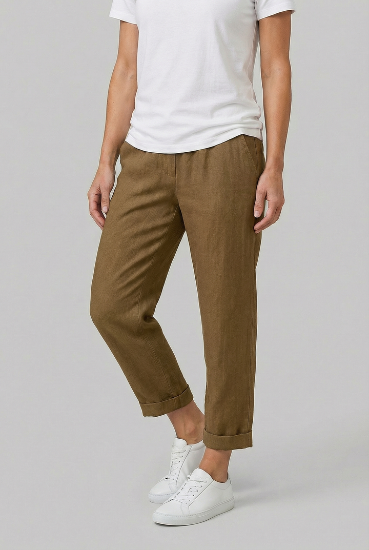 Stylish women's straight leg pants made from a breathable linen blend.