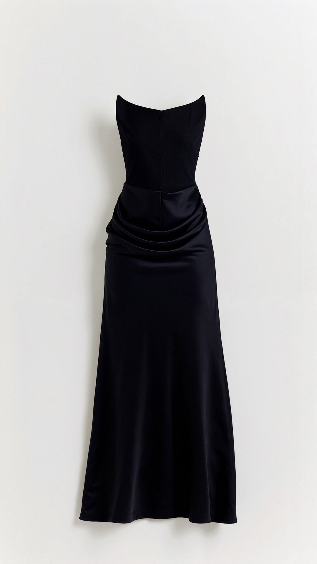 Figure-hugging strapless bodycon maxi dress for women, offering a sophisticated look for formal events and fashion.