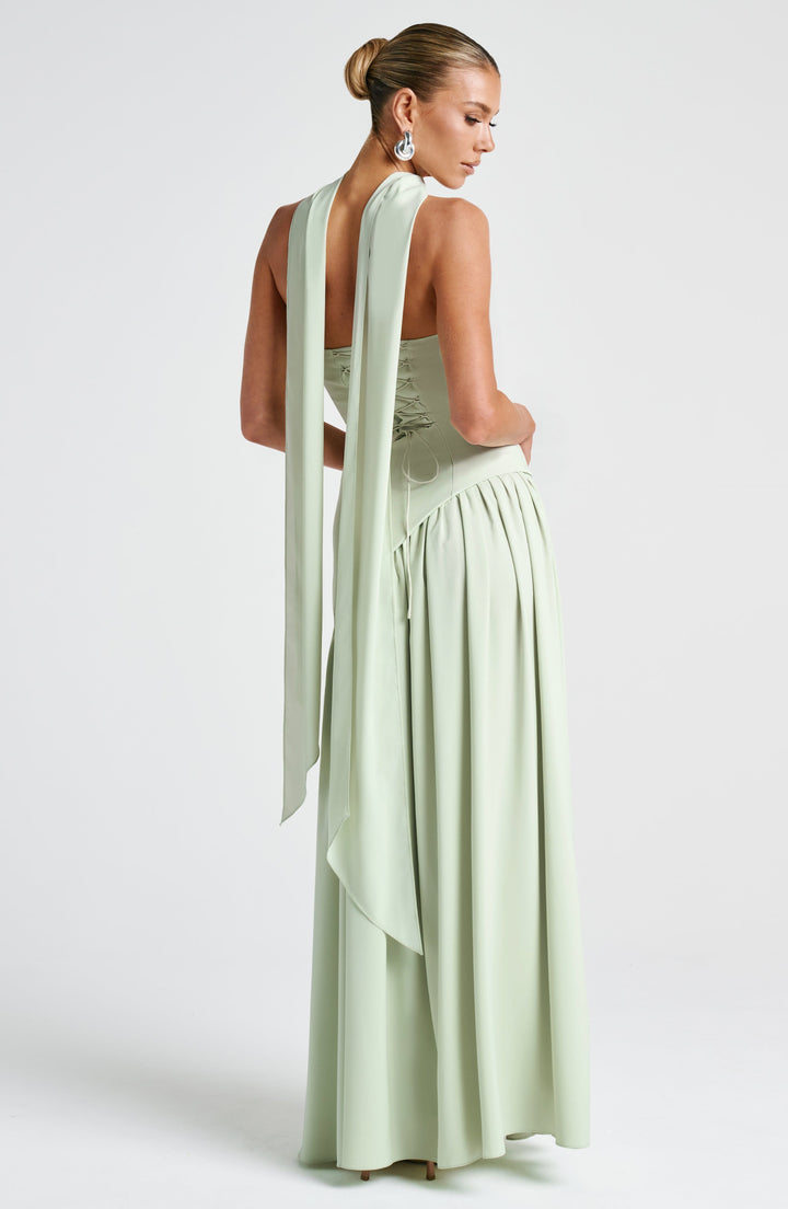 Stylish strapless maxi dress for parties, featuring an asymmetric waist