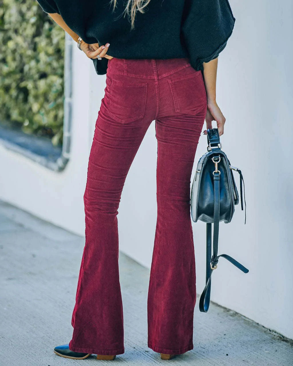 Women's stretchy high-waist flare pants for all-day comfort, perfect for casual everyday style.