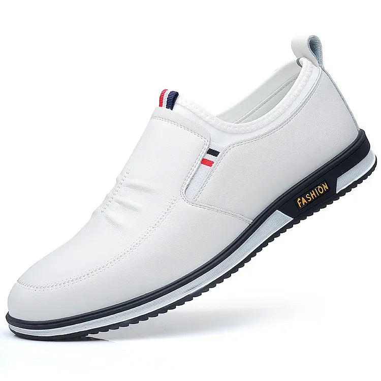 Comfortable women's lightweight slip-on shoes with a sleek design. Ideal for everyday casual style.