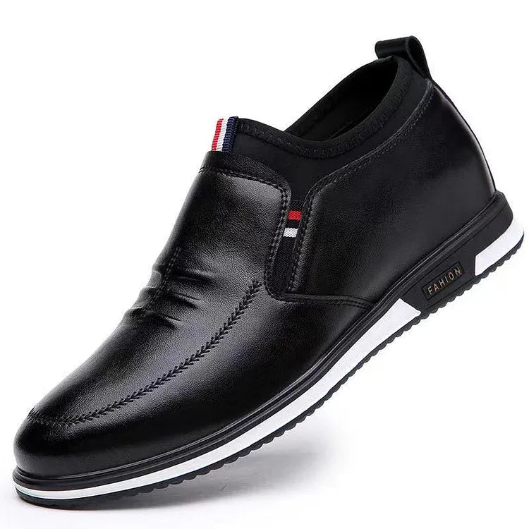Easy-to-wear women's lightweight slip-on shoes, great for on-the-go comfort & versatile outfits.
