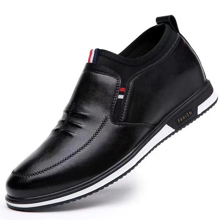 Easy-to-wear women's lightweight slip-on shoes, great for on-the-go comfort & versatile outfits.