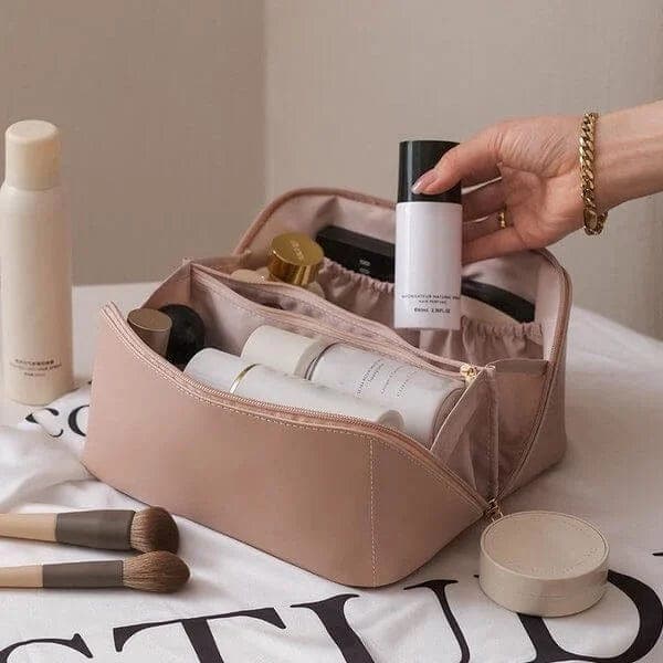 Women's stylish leather makeup bag organizer, perfect for cosmetics, travel, and daily beauty essentials.