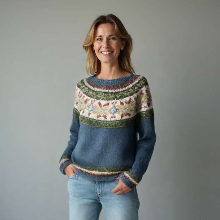 Must-have patterned women's sweater, a cozy long-sleeve jumper with a wide neckline for winter essential wear.