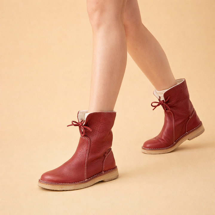 Fashionable short winter boots for women, perfect for snow & outdoor adventures. Warm and stylish.
