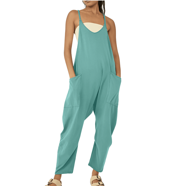 Comfortable women's sleeveless jumpsuit, perfect for everyday errands or loungewear.