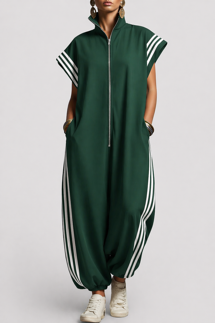 Chic women's sleeveless zip neck jumpsuit. Offers effortless comfort and style, ideal for summer or a modern casual look.