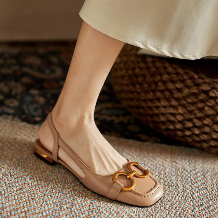 Stylish women's summer sandals with adjustable buckle straps, providing ultimate comfort & support.