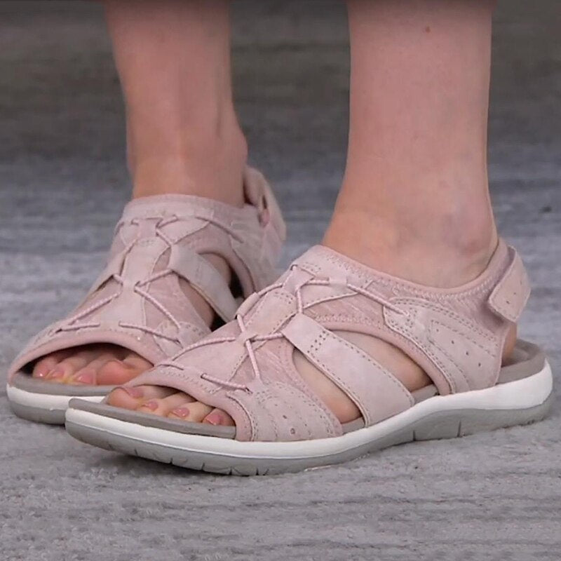 Comfortable women's walking sandals, offering excellent foot stability.