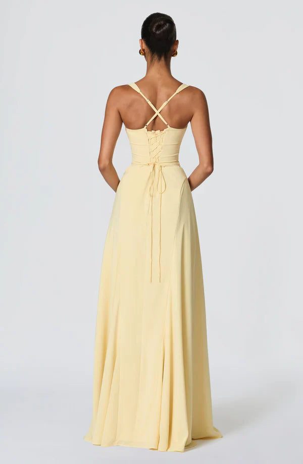 Elegant women's maxi dress with sweetheart neck, perfect for a wedding guest, bridesmaid, or formal prom.