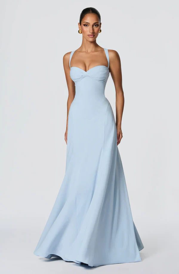 Elegant women's sweetheart maxi dress, long & formal for wedding guests, evening parties, or prom night.