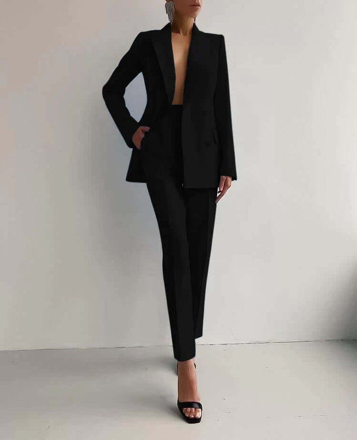 Women's professional two-piece set: tailored blazer & matching trousers for office sophistication.