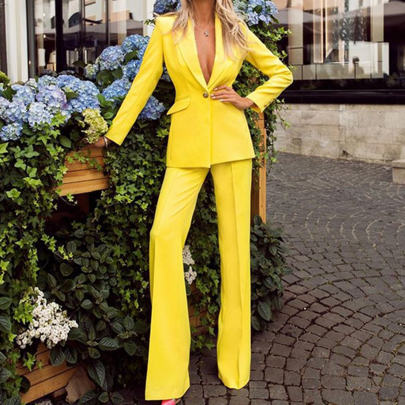 Chic professional wear: Women's blazer and wide leg pants workwear set