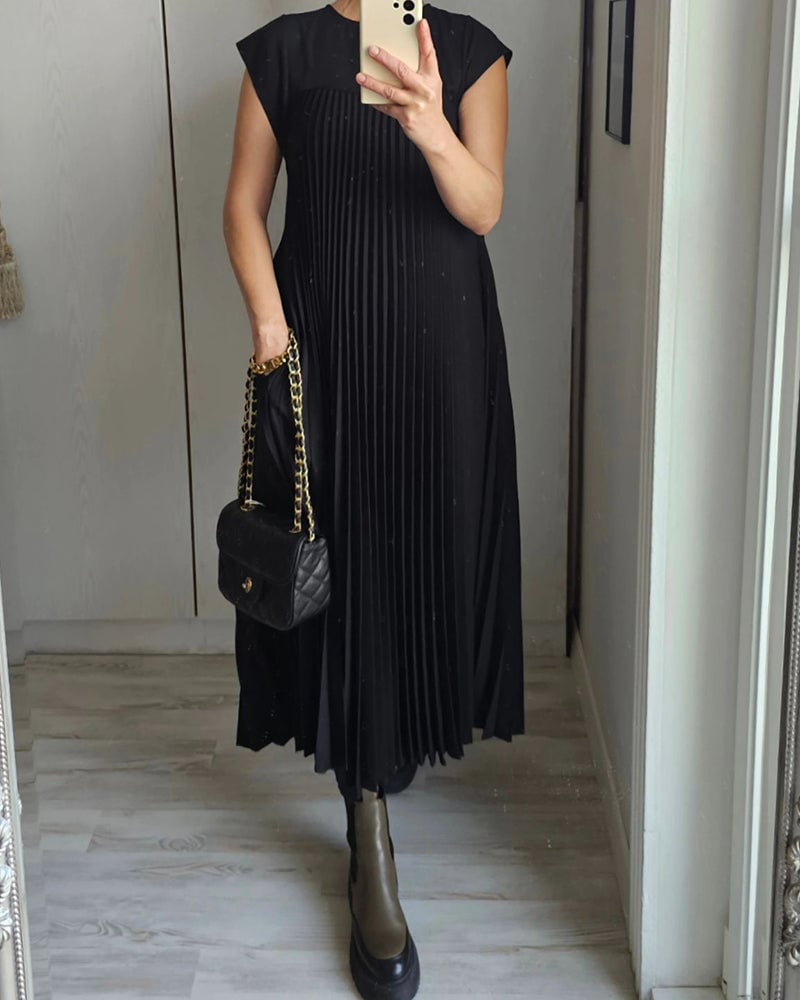 Relaxed fit women's flowy A-Line midi dress. Ultimate comfort for everyday summer wear.