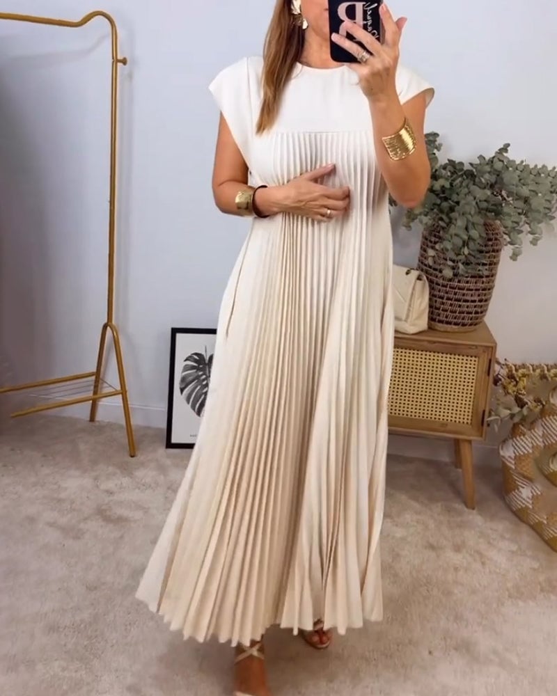 Everyday comfort in this flowy A-Line midi dress for women. Classic summer fashion staple.