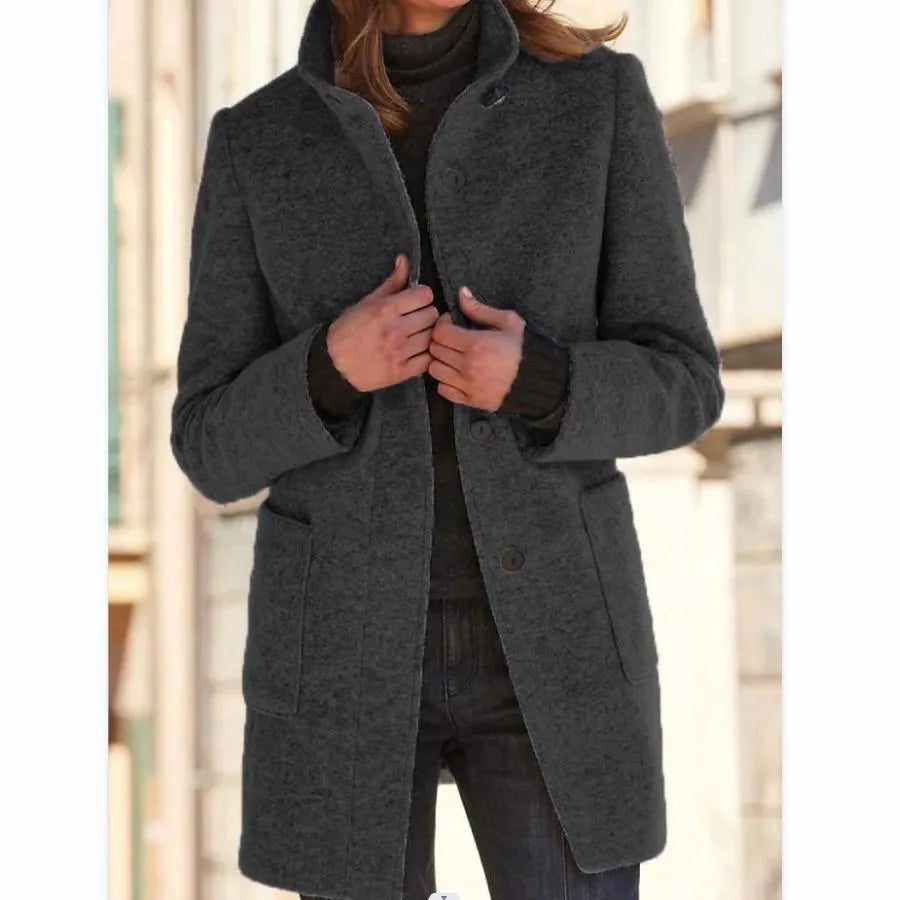 Comfortable and chic women's long coat, ideal for daily wear and workwear.